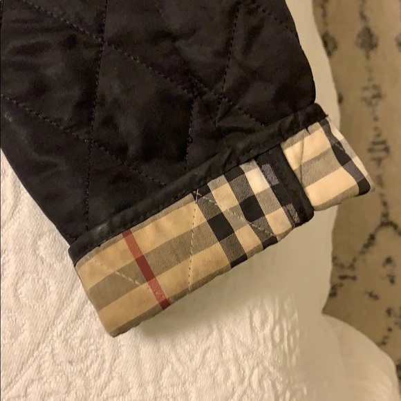 Burberry size small quilted jacket - Picture 4 of 12